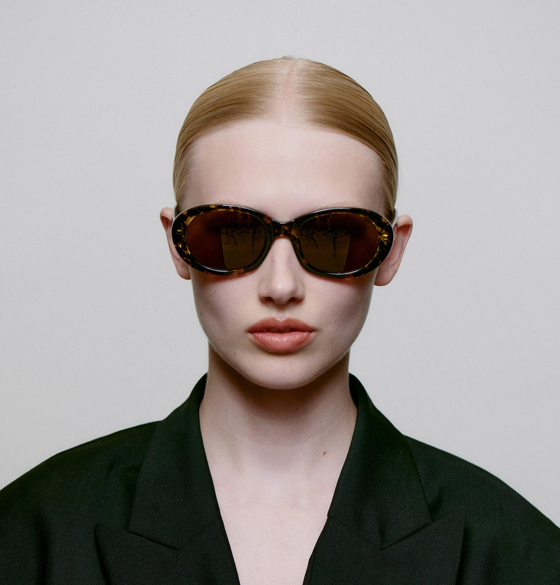 Anma Sunglasses - Black / Yellow Tortoise