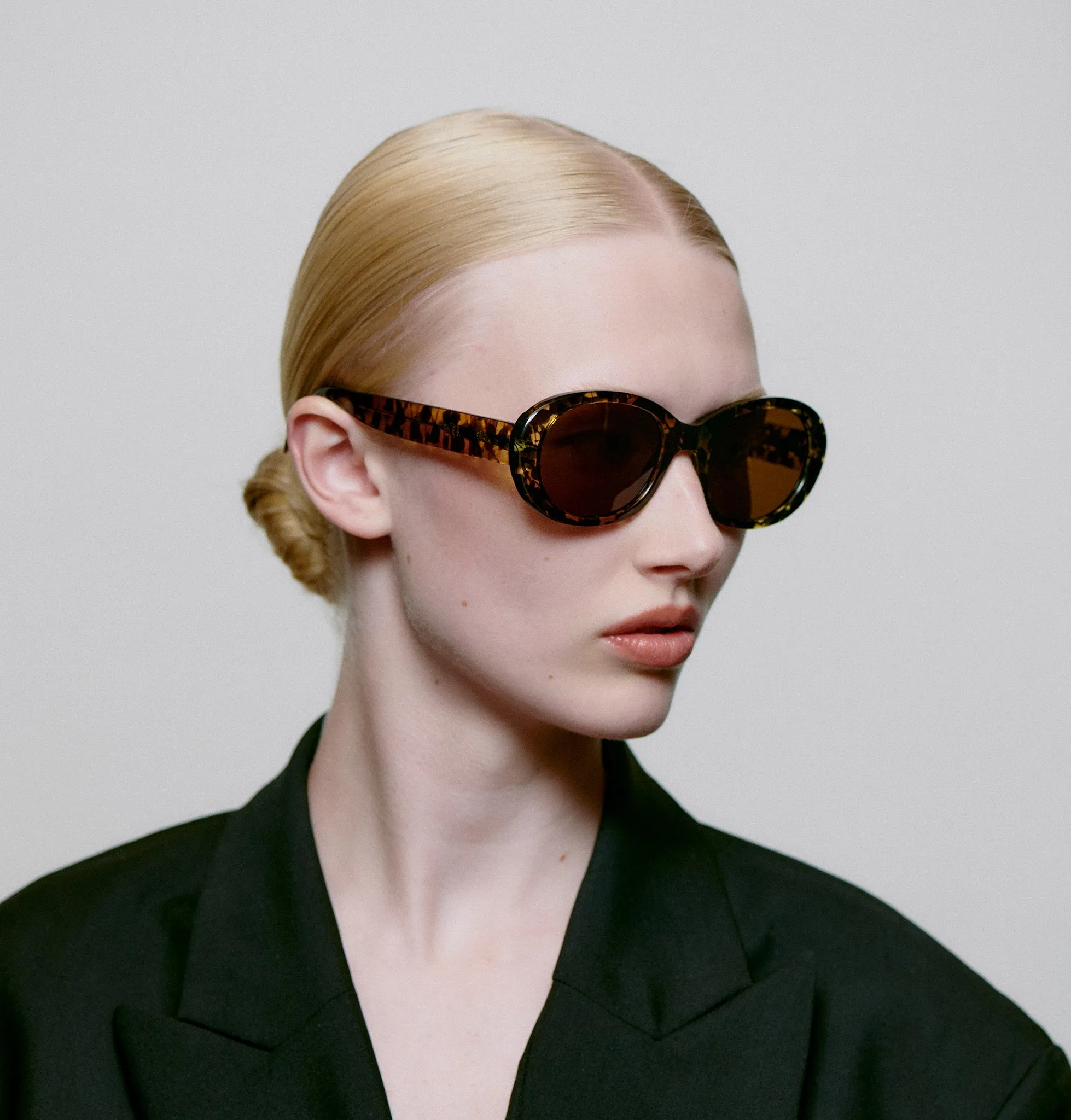 Anma Sunglasses - Black / Yellow Tortoise