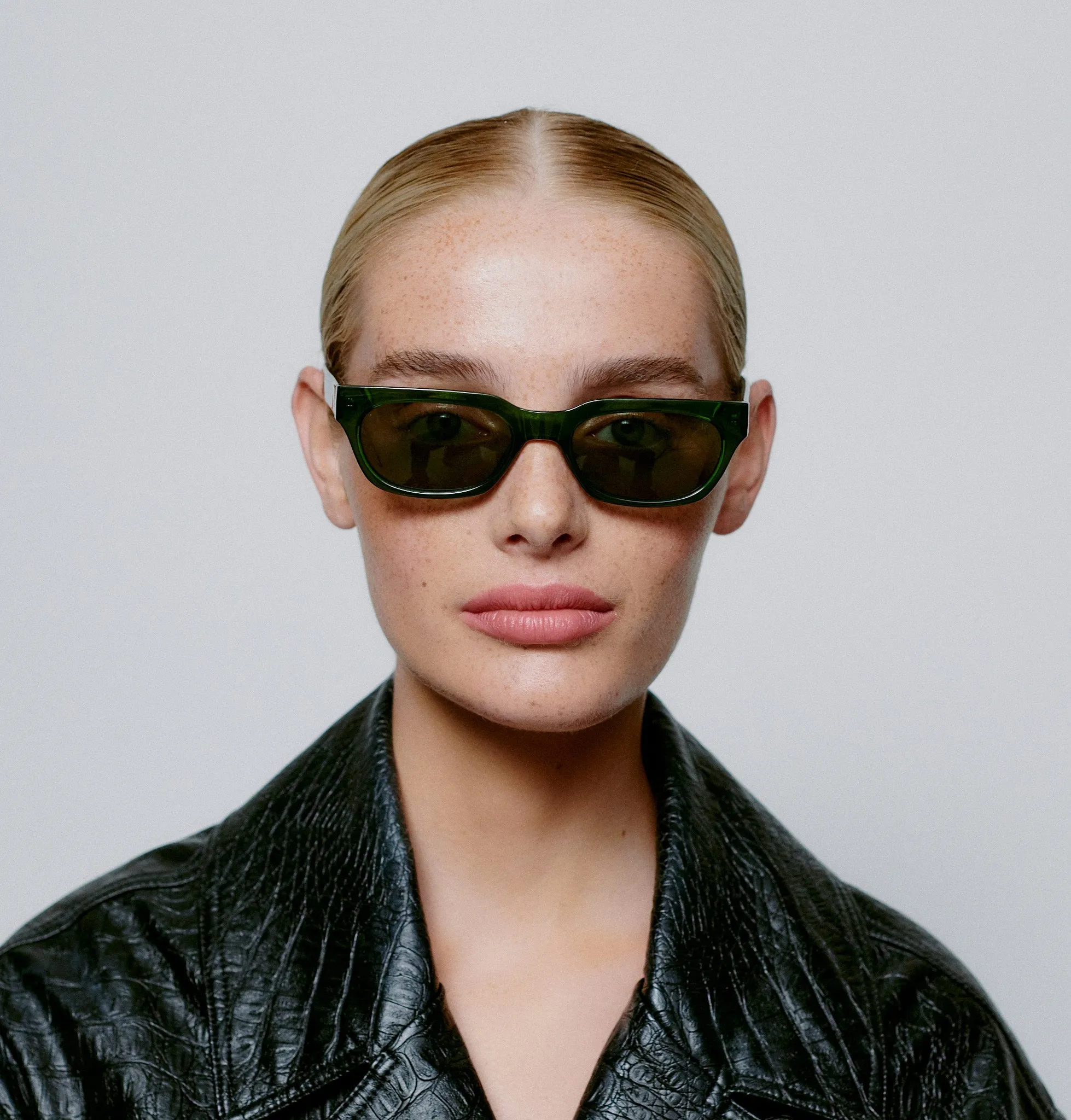 Bror Sunglasses - Dark Green Transparent