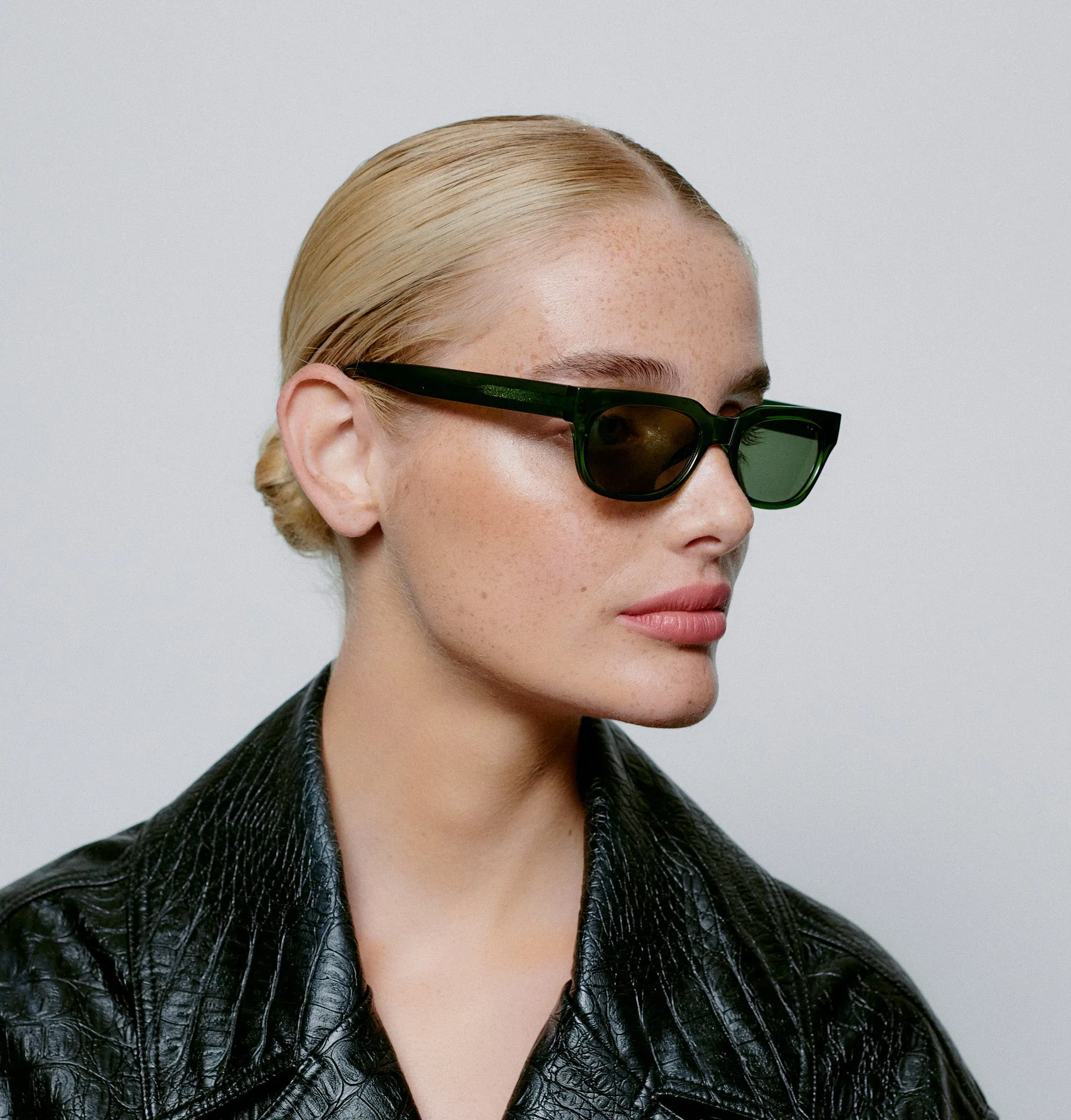 Bror Sunglasses - Dark Green Transparent