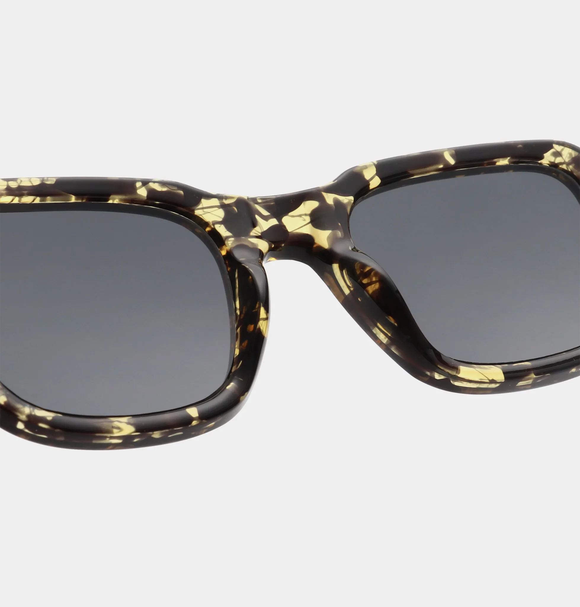 Halo Sunglasses - Black / Yellow Tortoise