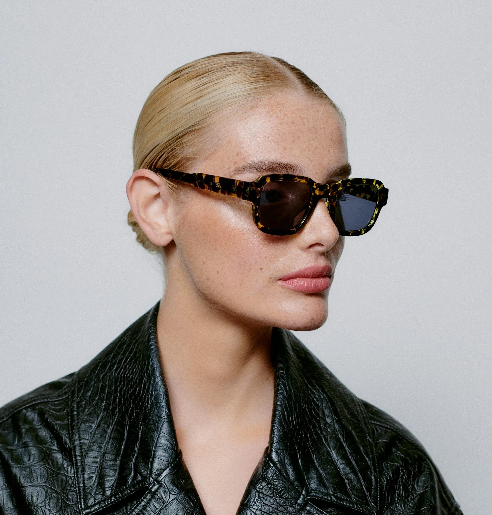 Halo Sunglasses - Black / Yellow Tortoise