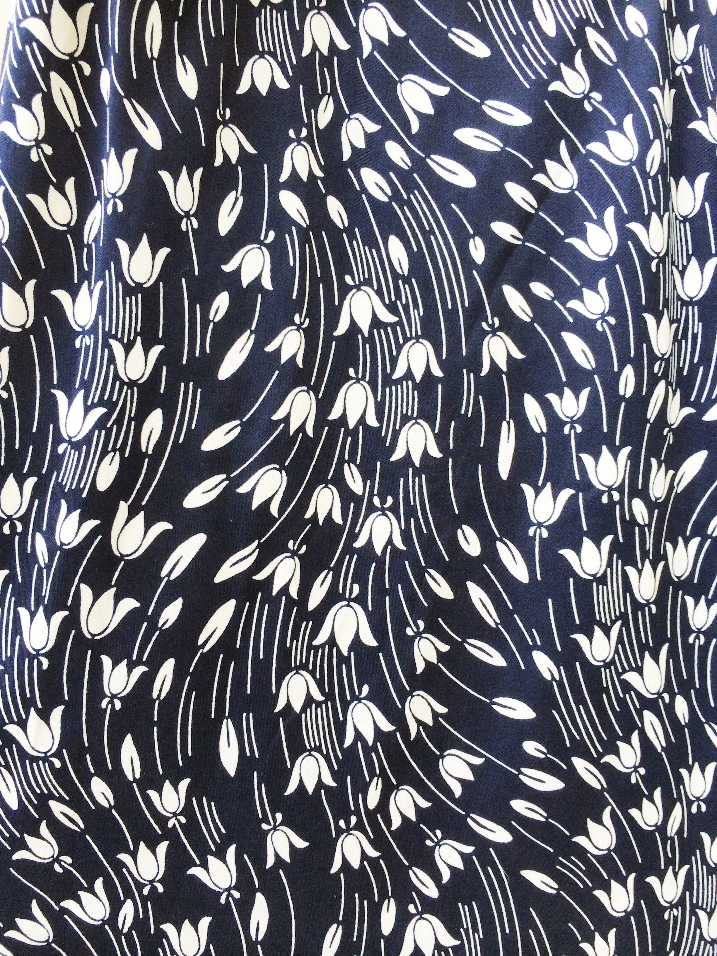 Midnight Tulip | Dark blue Vintage retro 90s Tulip print A-line skirt
