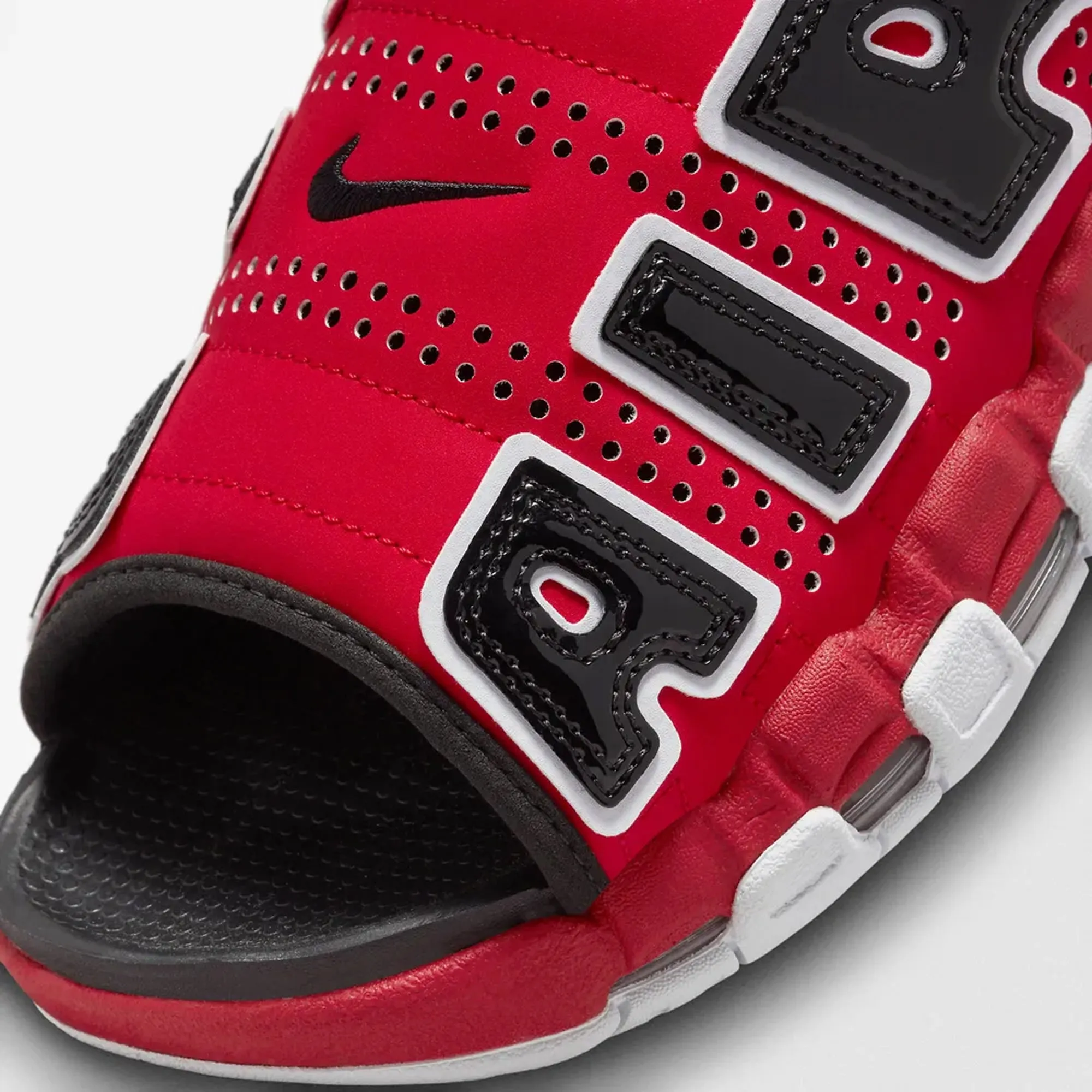 Nike | AIR MORE UPTEMPO  { UNIVERSITY RED/WHITE-BLACK-CLEAR