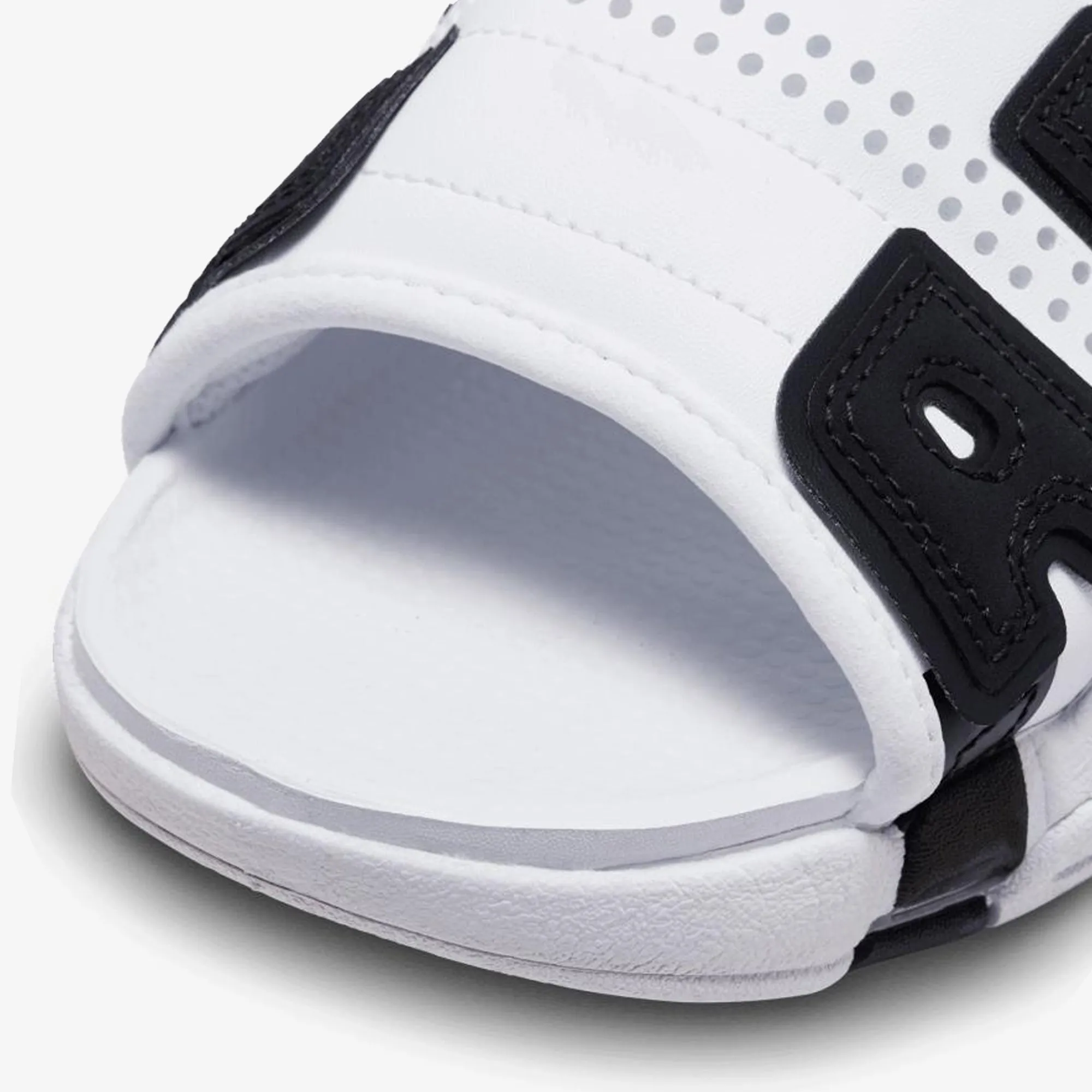 Nike | AIR MORE UPTEMPO  { WHITE/VARSITY BLACK