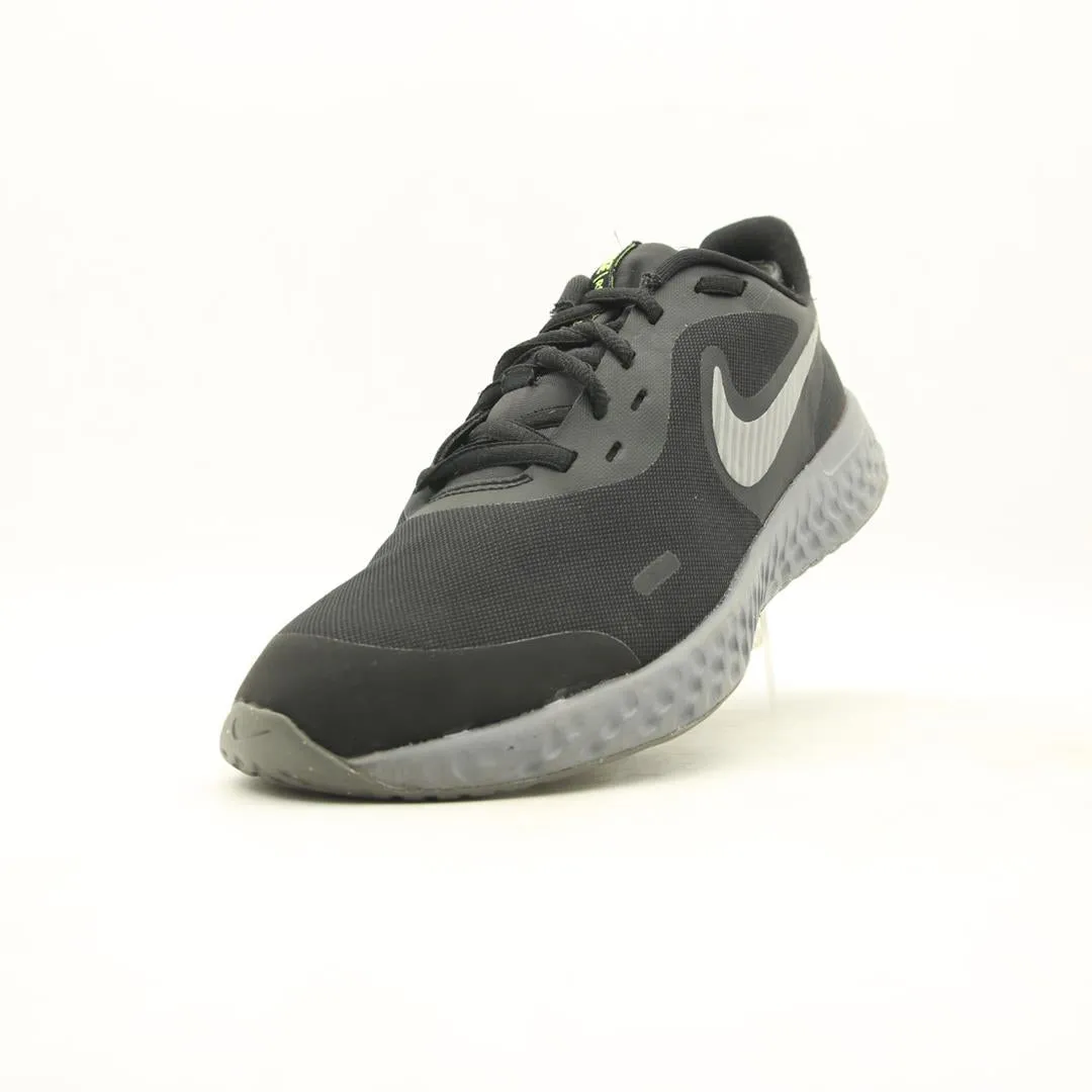 NIKE PATIKE