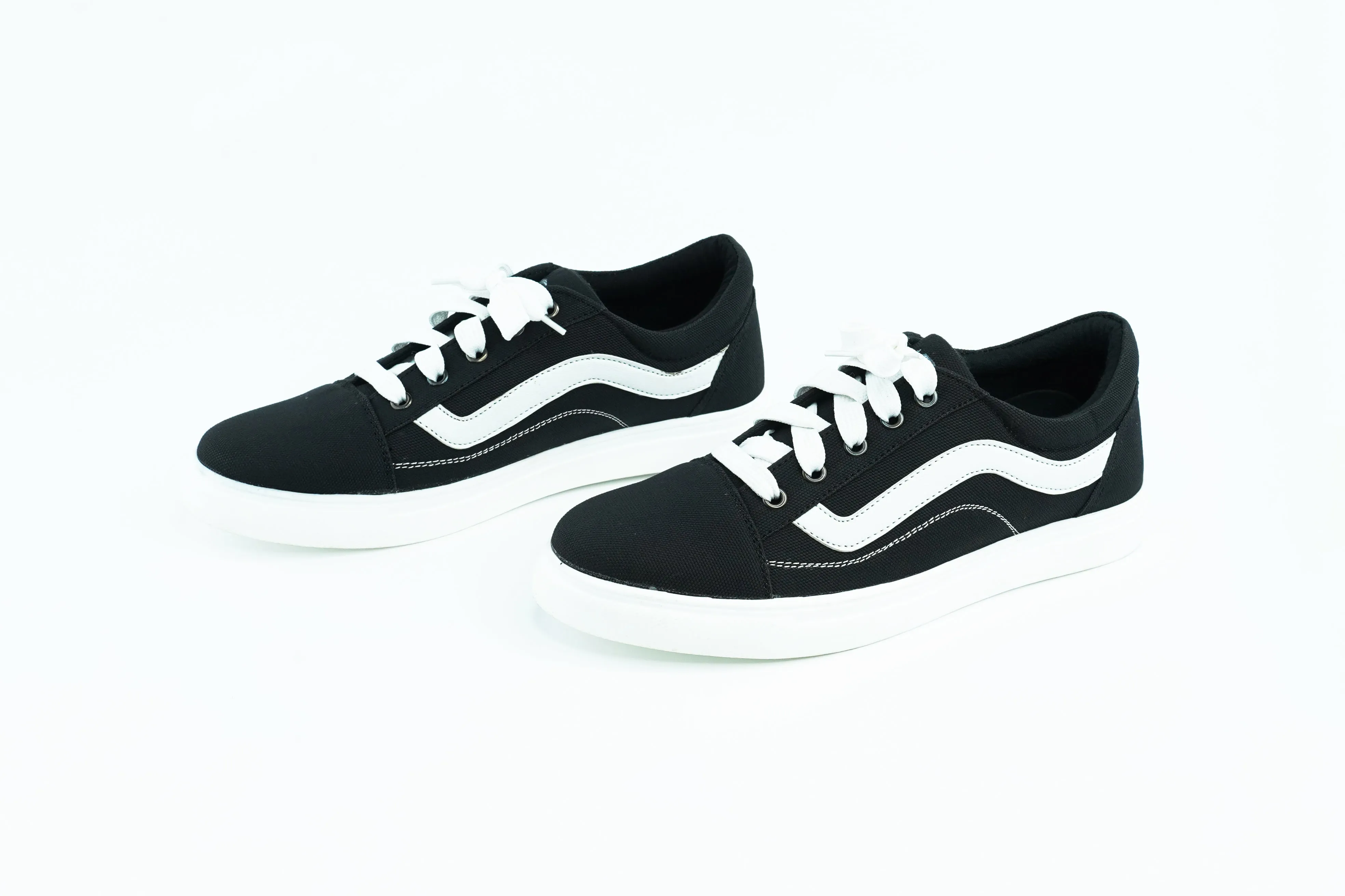 old school shoes in black color