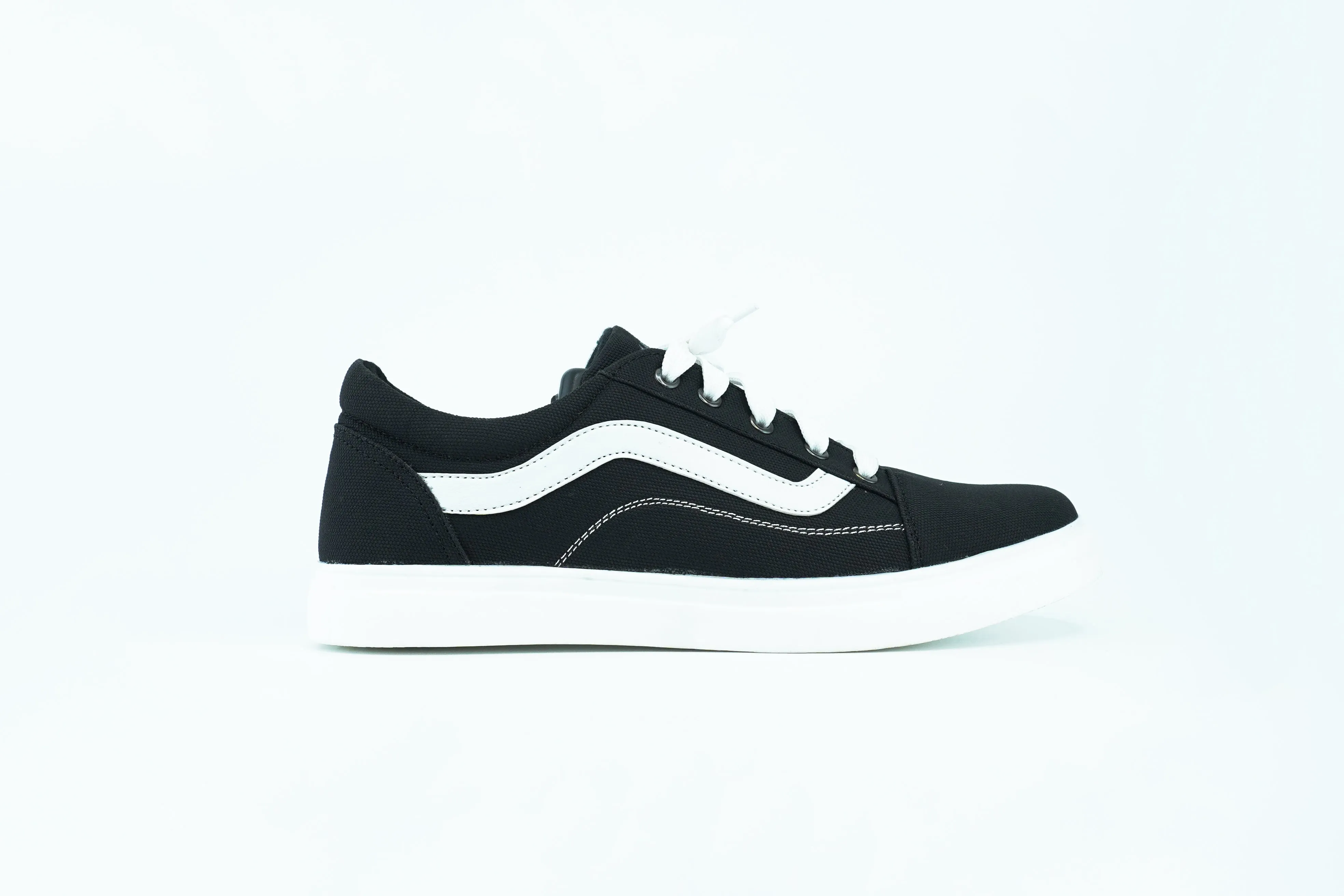 old school shoes in black color